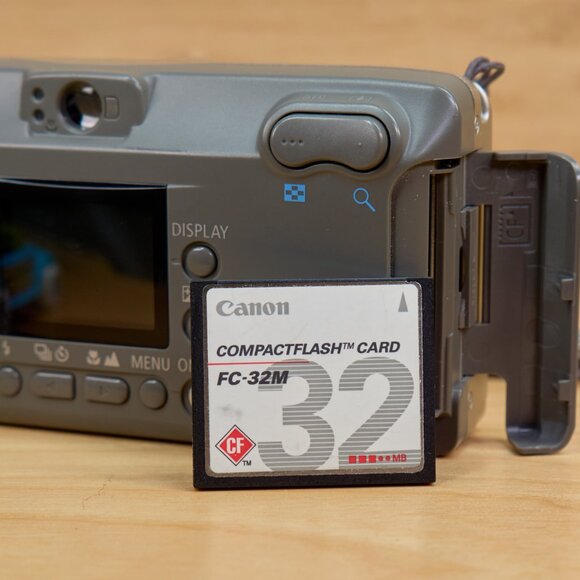 Vintage Canon Powershot A20 2.1 MP Digital Camera 3x Optical Zoom, Made in Japan - Picture 11 of 11